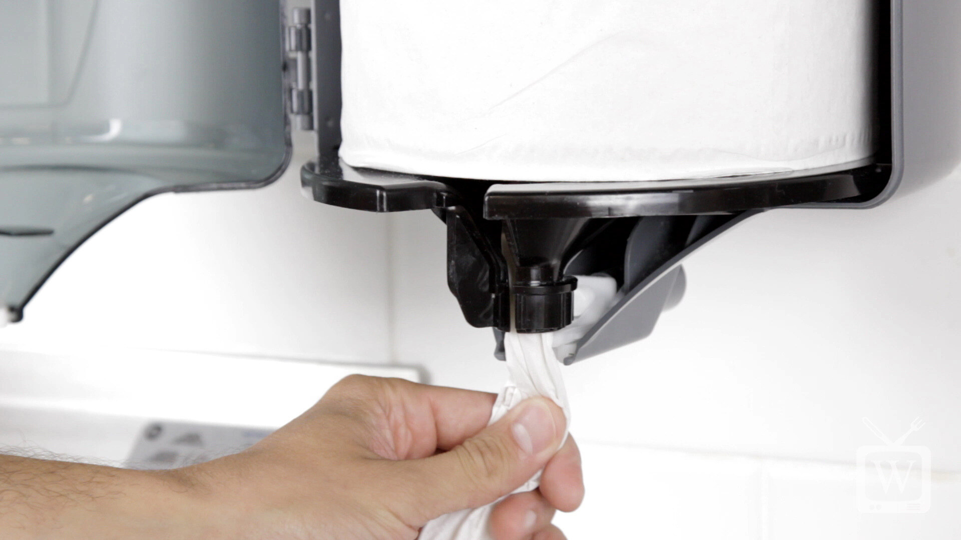 How to Replace a Center Pull Paper Towel Roll How to Replace a Center Pull Paper Towel Roll
