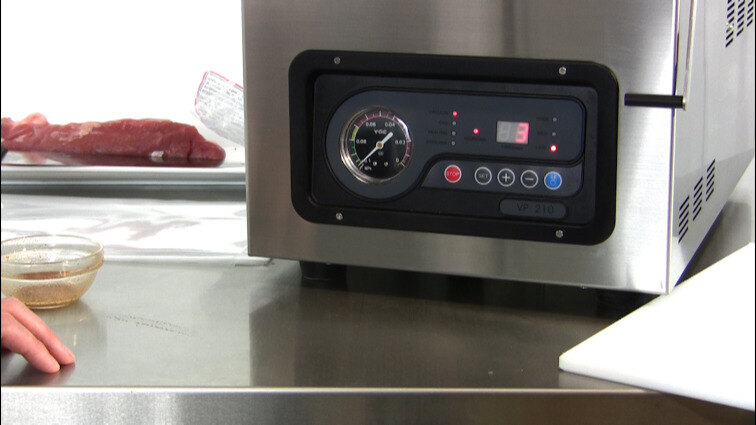 Get a perfect seal with a ARY VacMaster VP 210 vacuum sealer Get a perfect seal with a ARY VacMaster VP 210 vacuum sealer