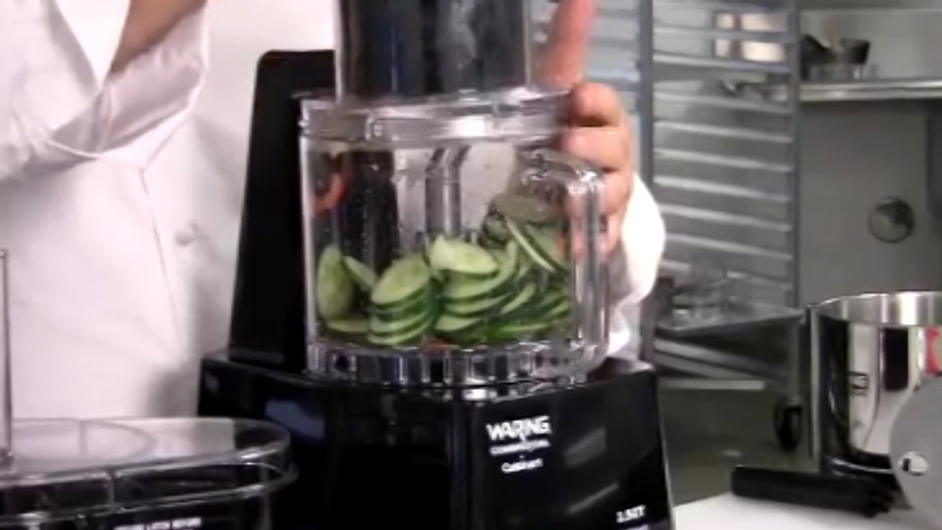 Waring FP1000 Food Processor Demonstration Waring FP1000 Food Processor Demonstration